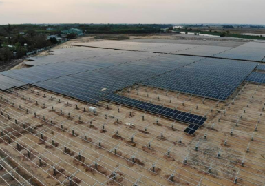 Thi công điện mặt trời tại nhà máy điện Châu Thành – Bến sỏi